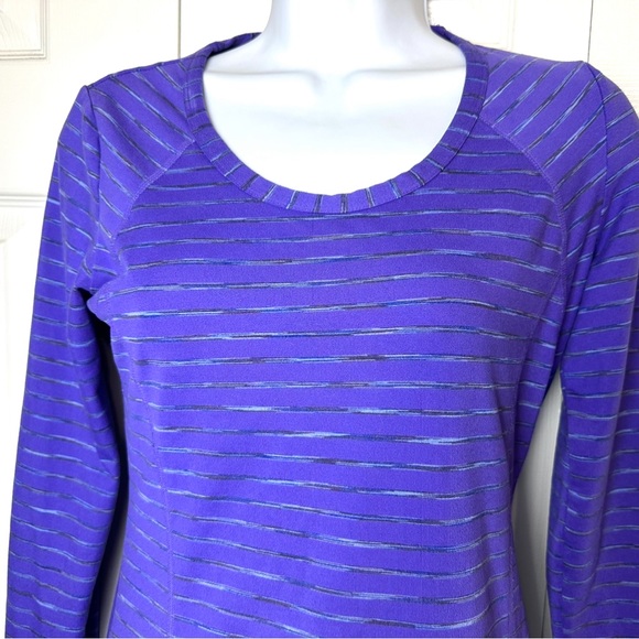 ATHLETA Pop Space Dye Purple Top Shirt Blouse Reflective Blue Gray Pocket Tee - Picture 4 of 12